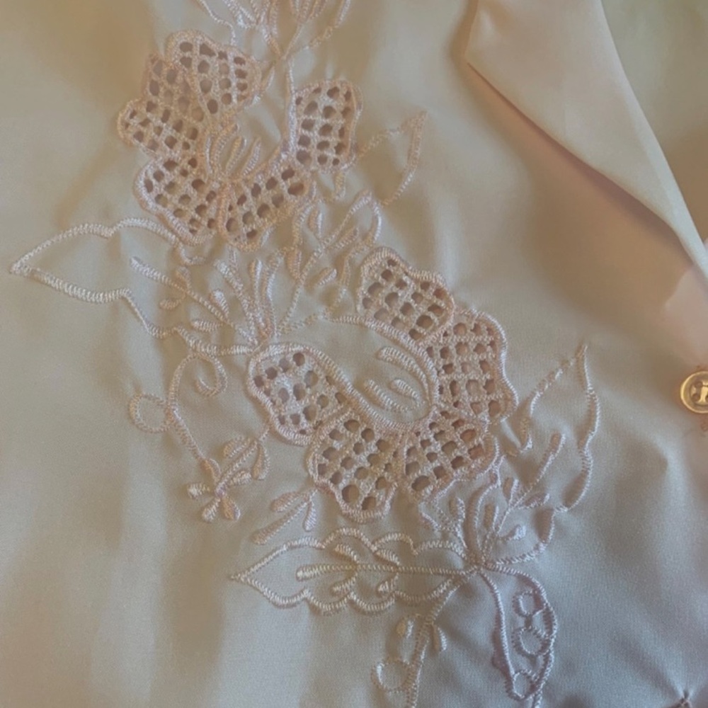 Vintage Quintessentials Ladies Button-Up Pale Pink Lace Floral Cutout Blouse 80s - Picture 6 of 9
